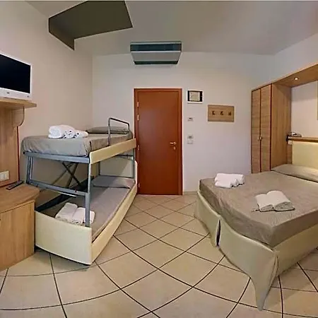 Aparthotel Continental 4*