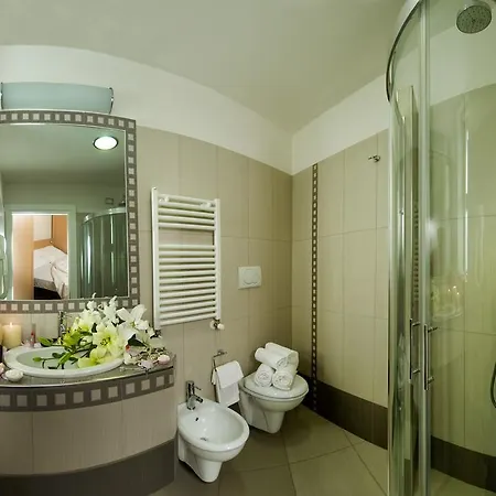 Continental Aparthotel 3*